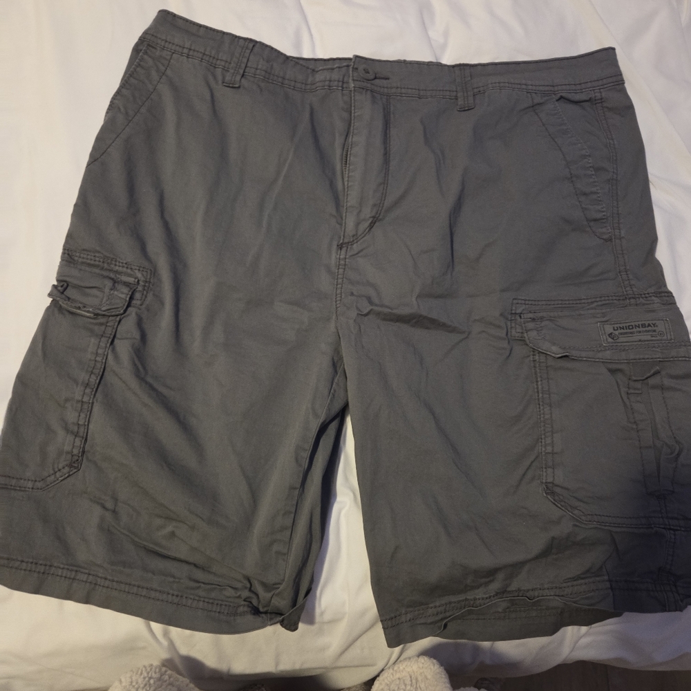 UNIONBAY Men's Cargo Shorts in Charcoal Gray
